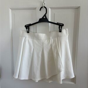 Elegant White Pleated Skirt